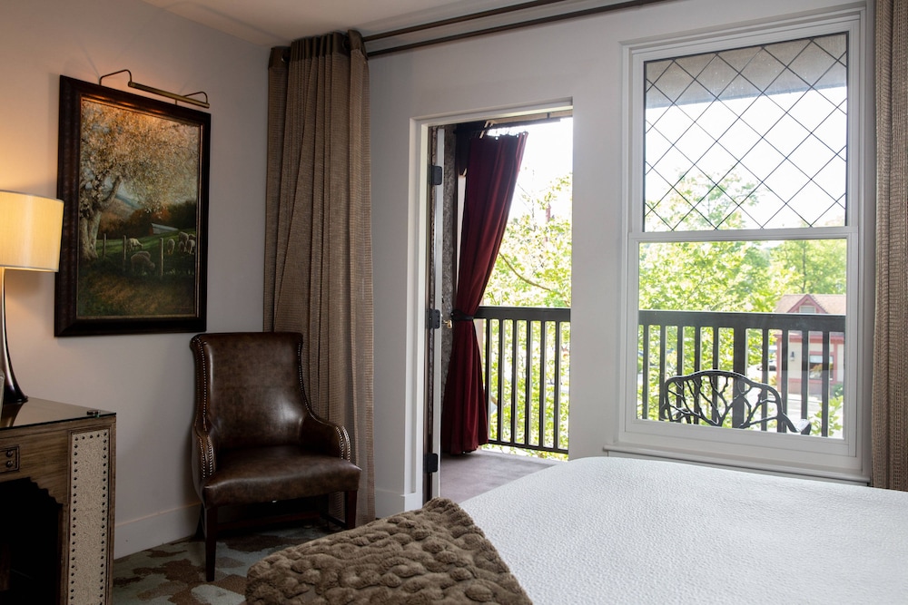 Grand Bohemian Hotel Asheville Autograph Collection 13/41