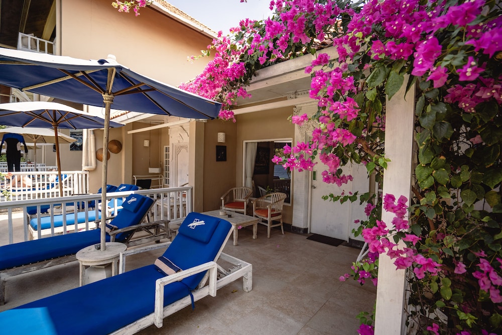 TAUCH TERMINAL RESORT TULAMBEN 10/69