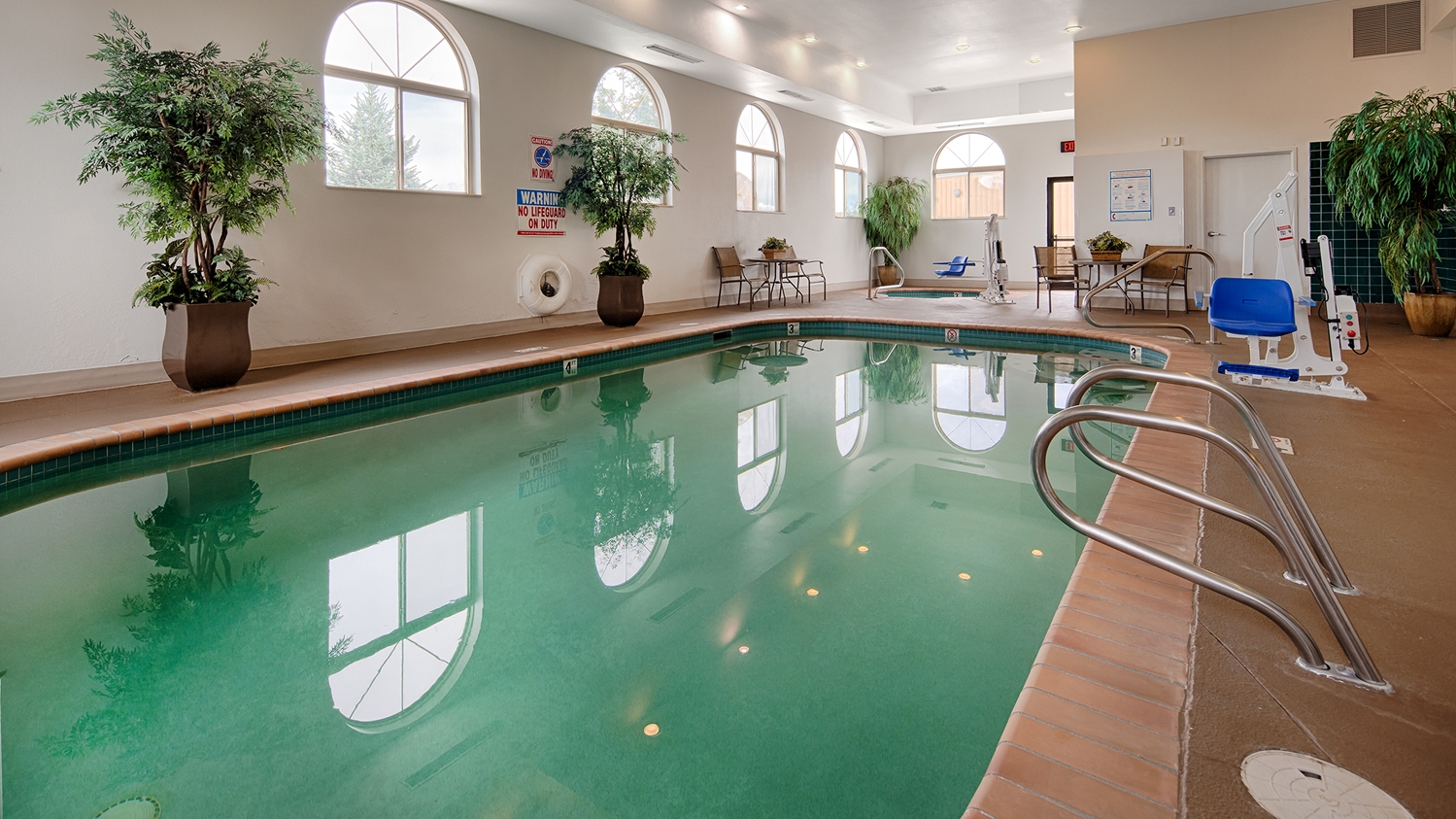 Best Western Plus Deer Park Hotel and Suites 5/9