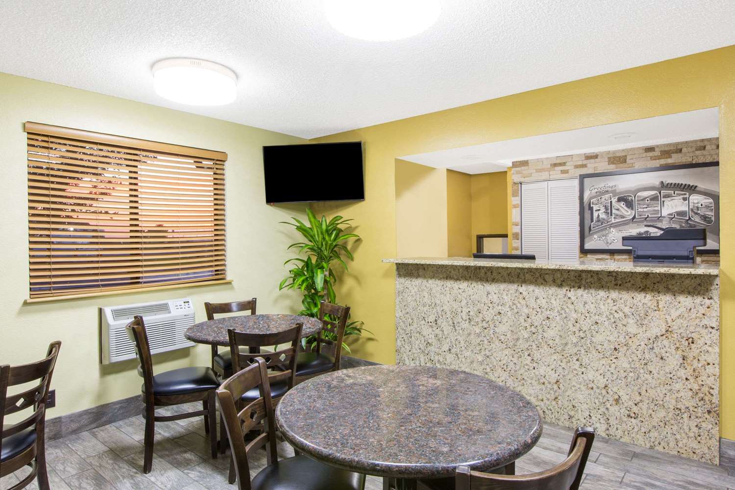 Super 8 by Wyndham Nampa 6/26