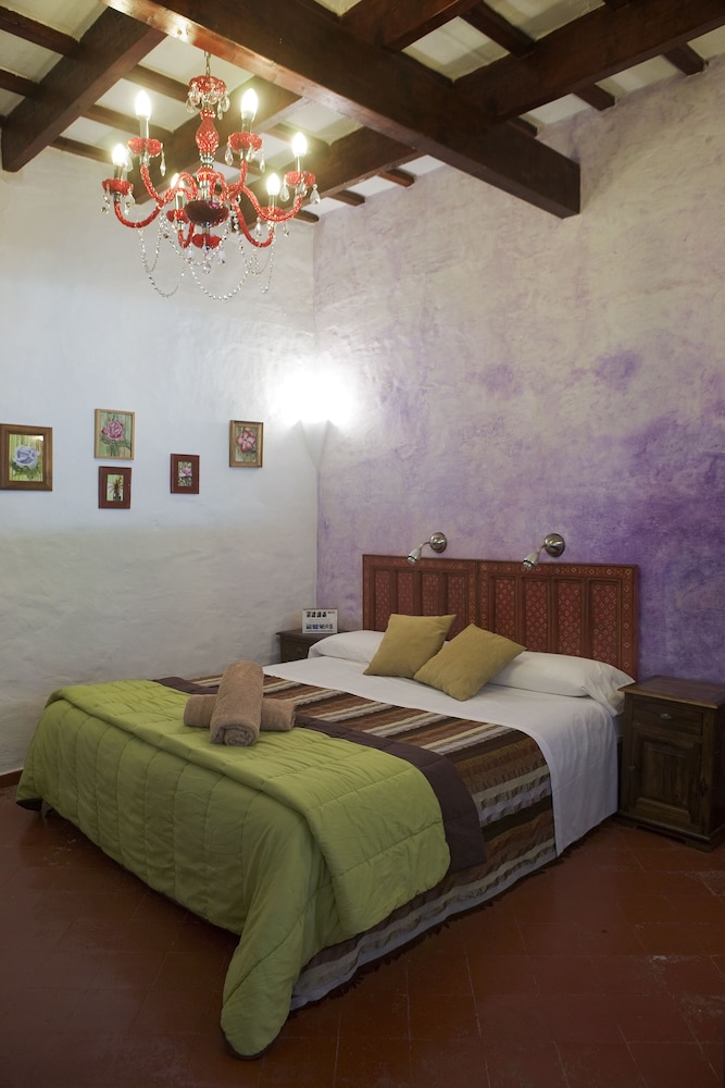 ROOM, DOUBLE BED