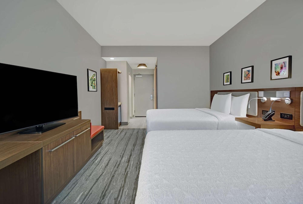 DELUXE, 2 QUEEN BEDS