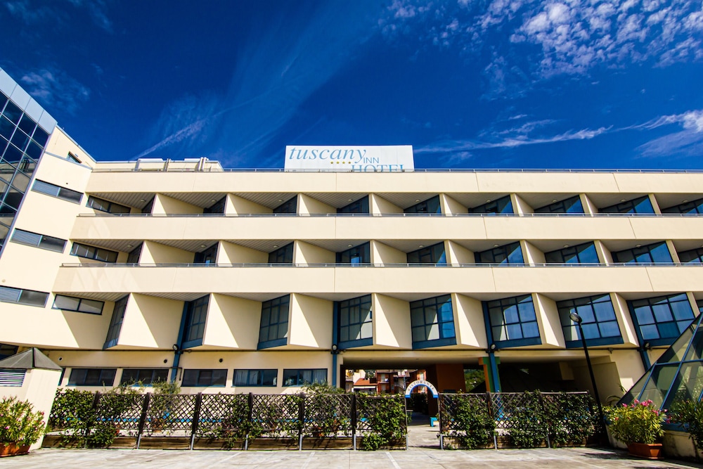 Hotel Tuscany Inn 2/76