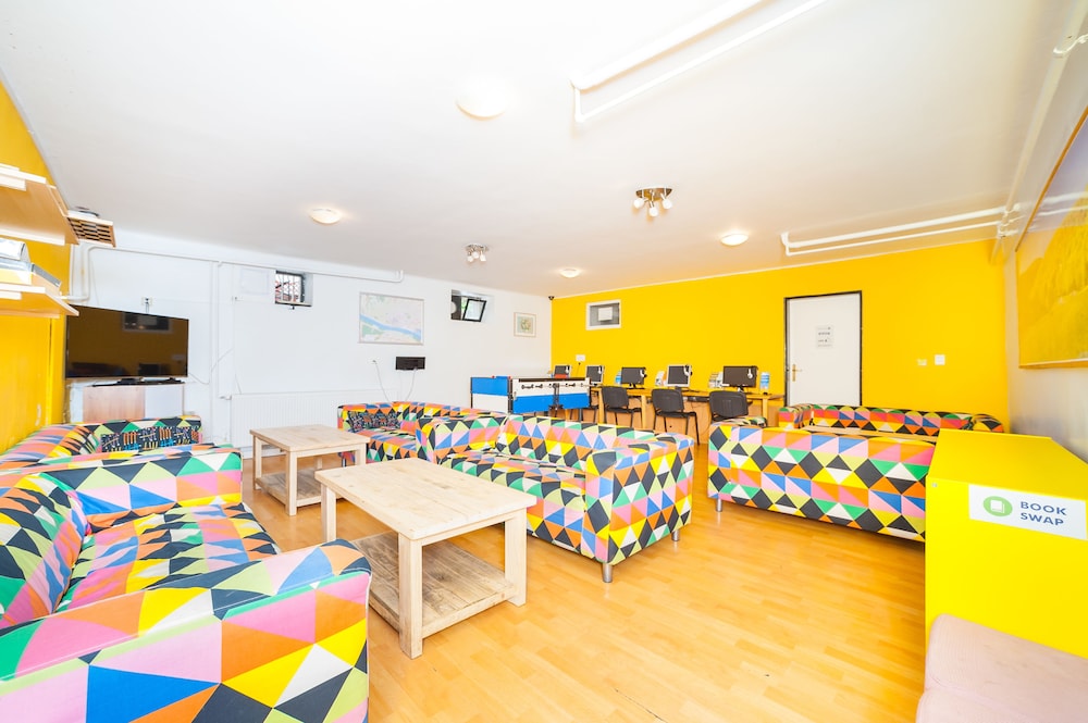 Patio Hostel 37/50