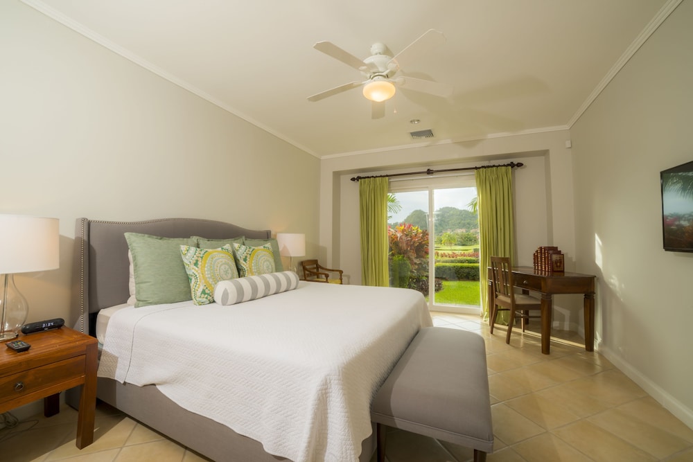 Stay in Costa Rica 6/33