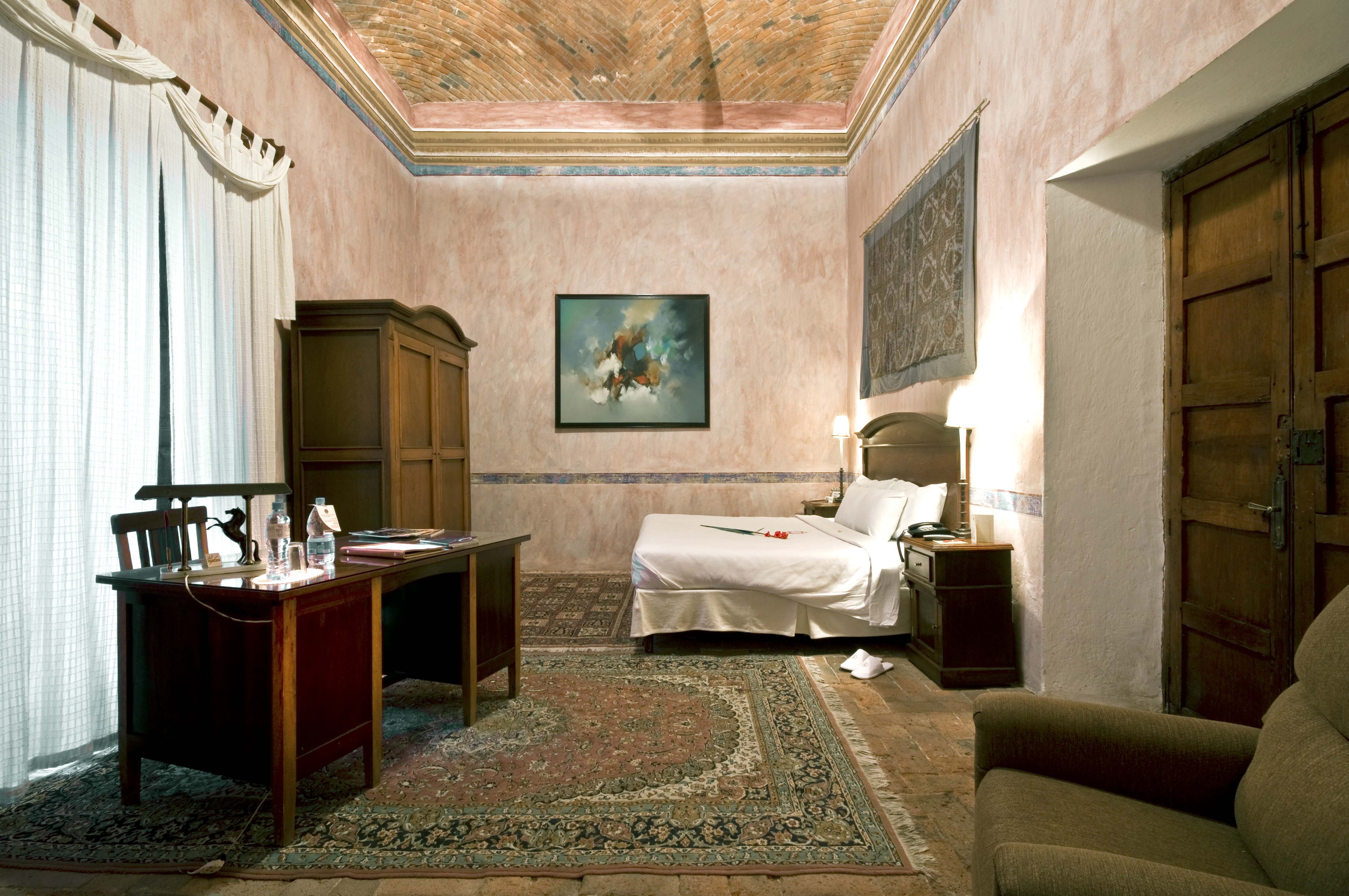 Hacienda Sepulveda Hotel Spa 10/24