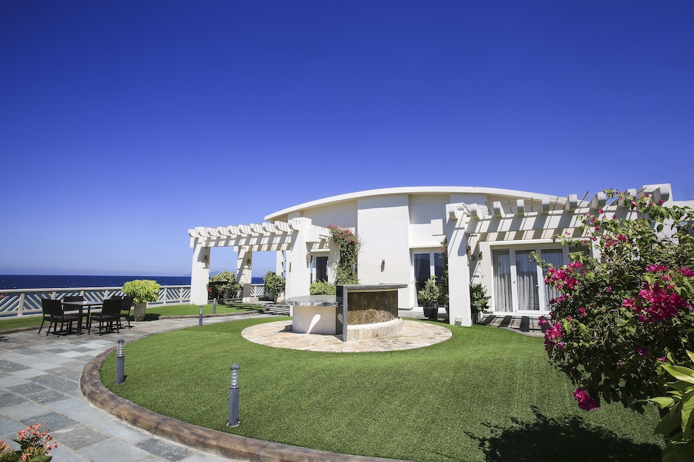 Olalani Resort and Condotel 61/69