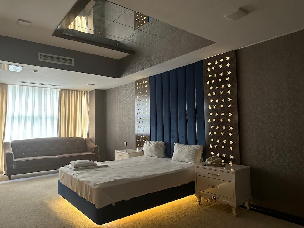 LUXURY, DOUBLE BED