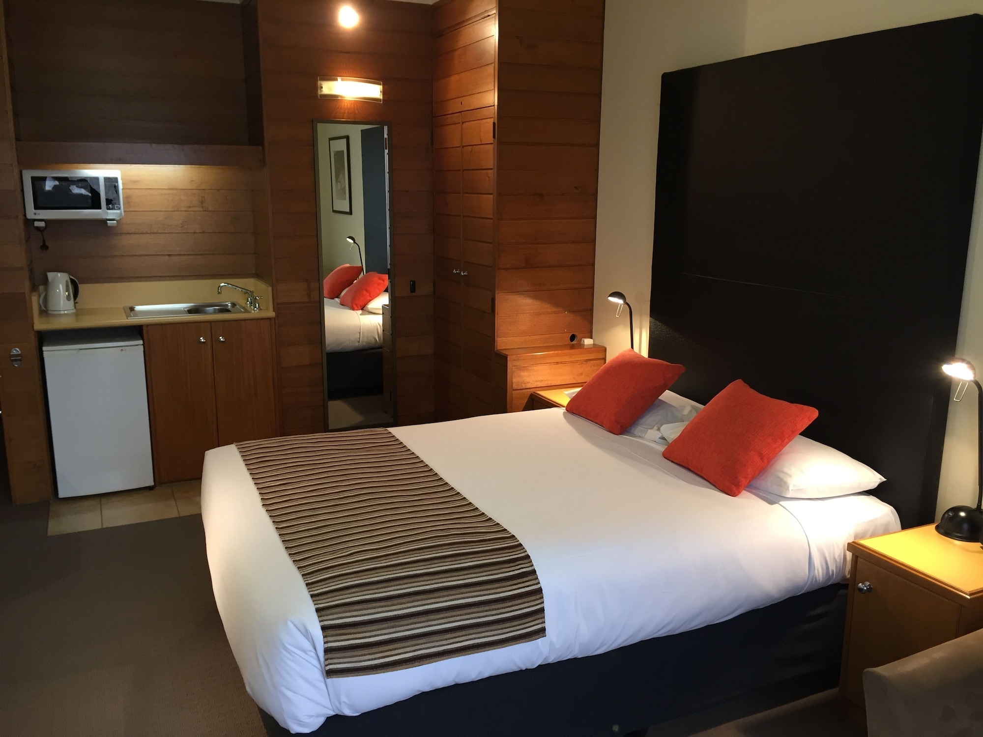غرفة ديلوكس بسرير كوين، Sovereign Park Motor Inn 10/10
