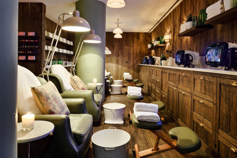 Lobby at Soho House Istanbul, ISTANBUL