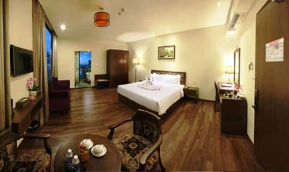 Danaciti Hotel 44/68