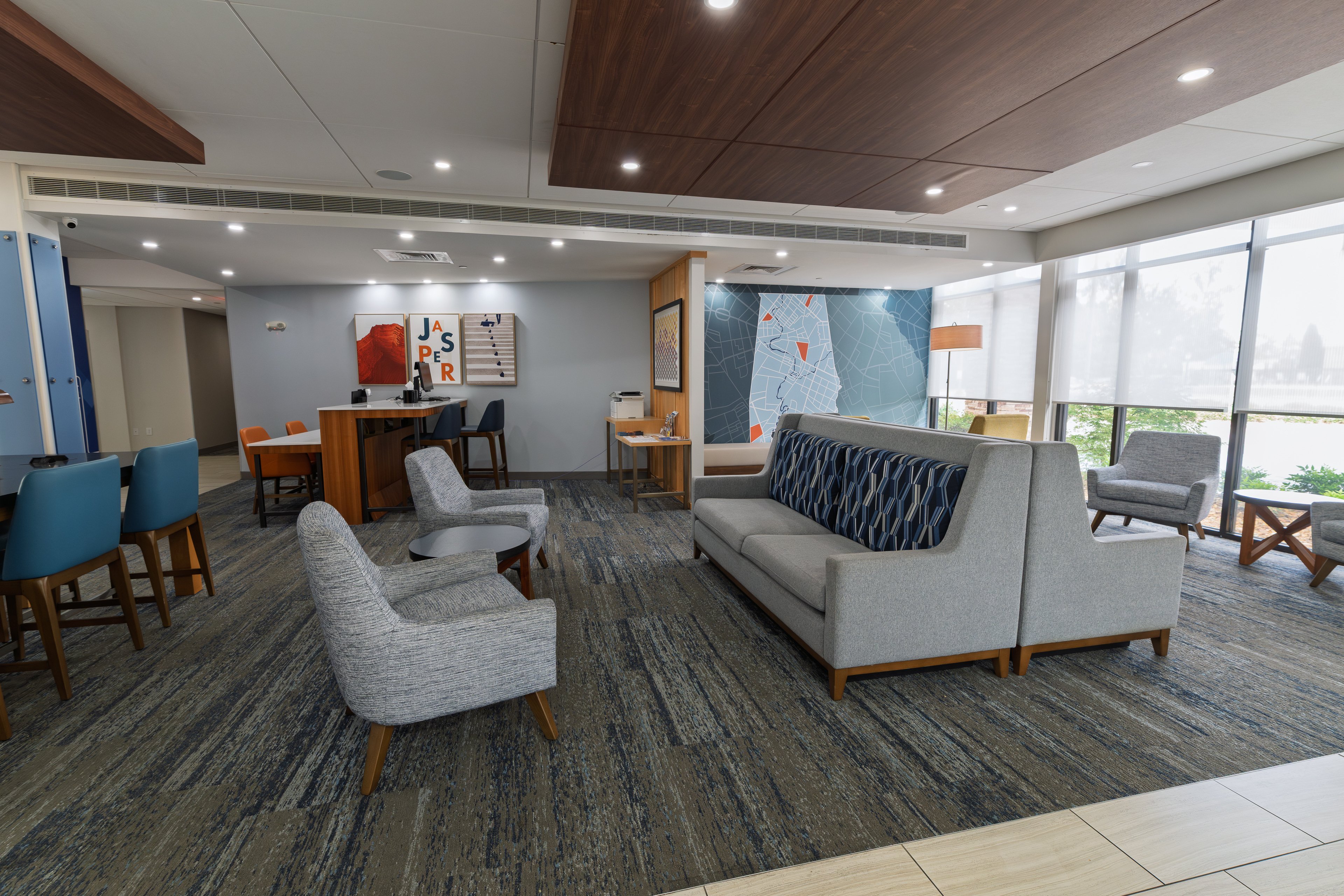 Holiday Inn Express Jasper 45/76