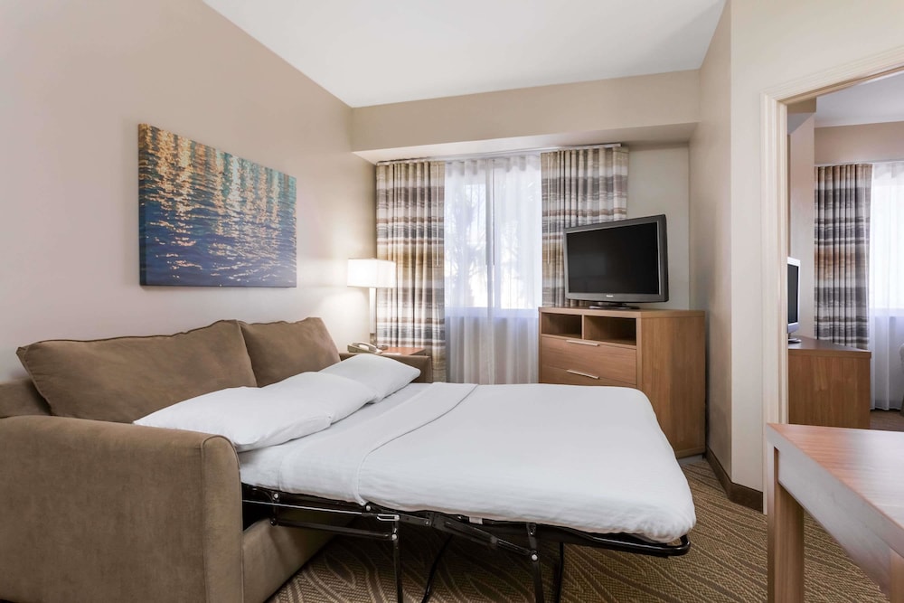 Hawthorn Extended Stay by Wyndham Naples 13/54
