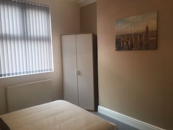 Townhouse @Richmond Street Stoke 13/19