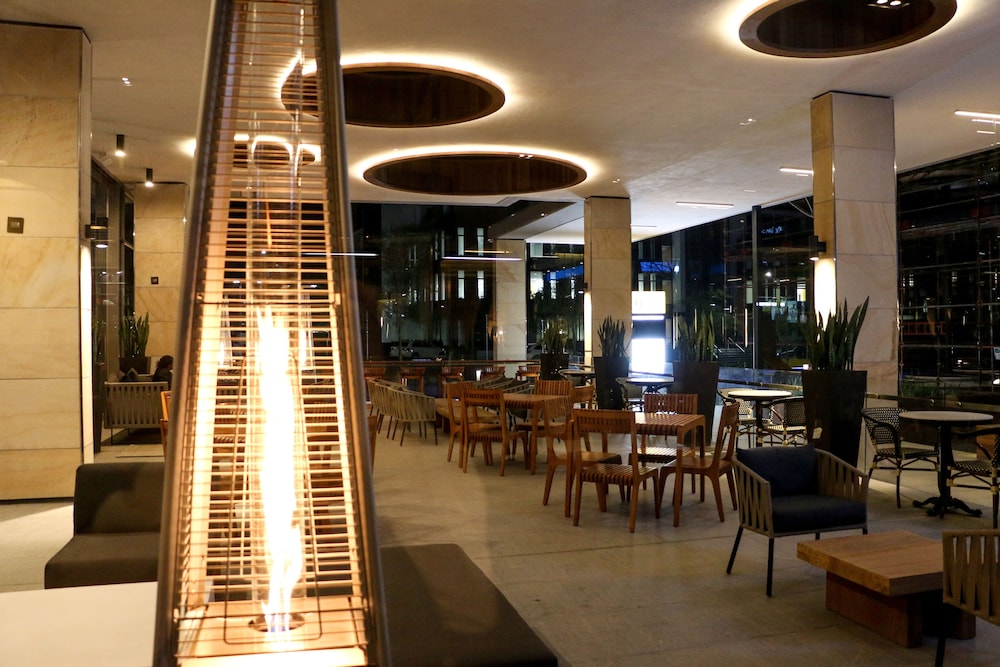 Century City Hotel Urban Square 39/46