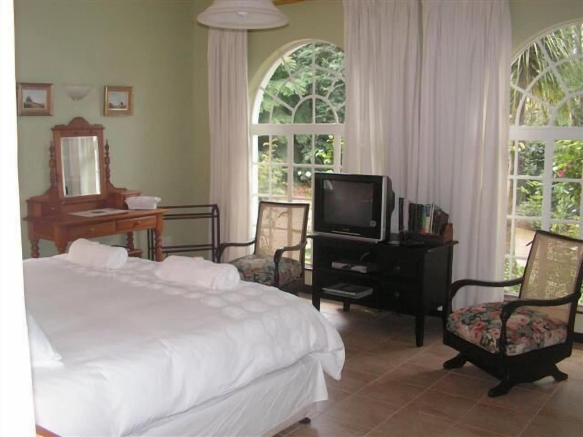 2 BEDROOMS, FAMILY SUITE