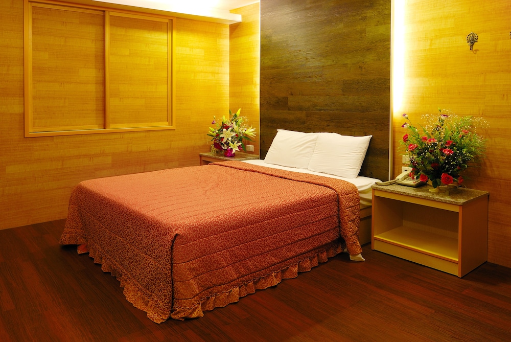 STANDARD, DOUBLE BED, MOUNTAIN VIEW