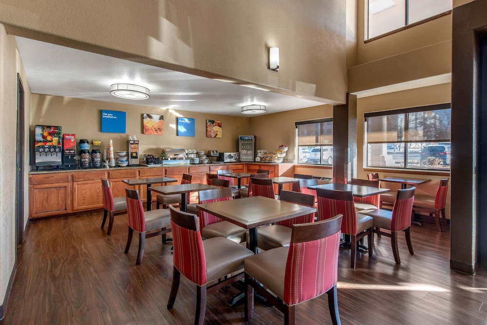 Comfort Inn Denver Southeast Area 28/34