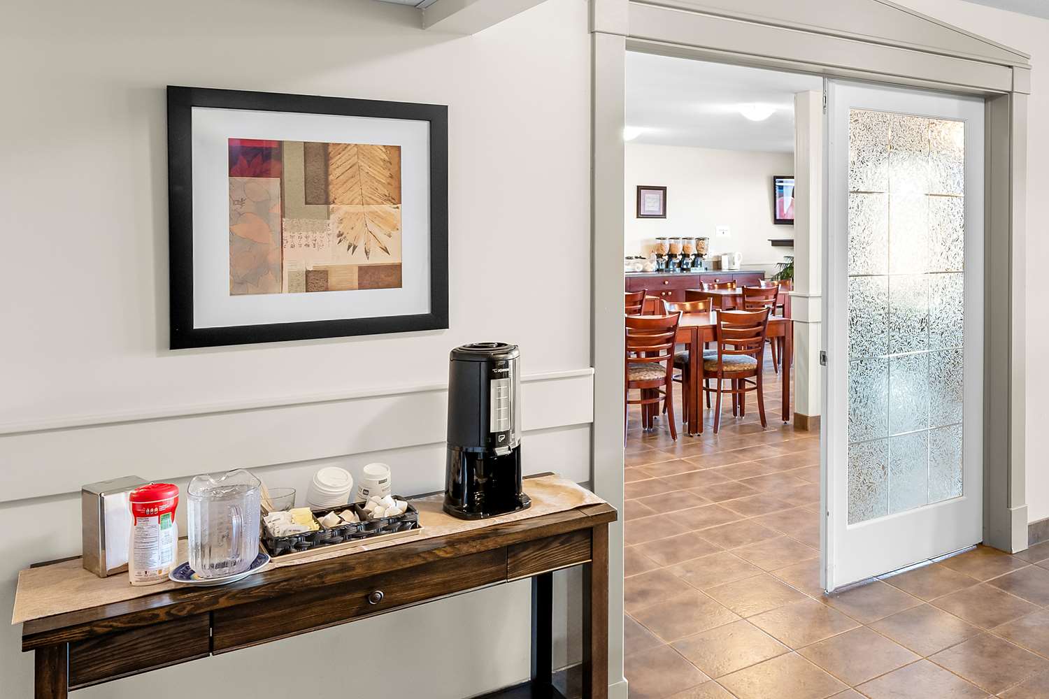 Surestay Plus Hotel By Best Western Hardisty 3/10