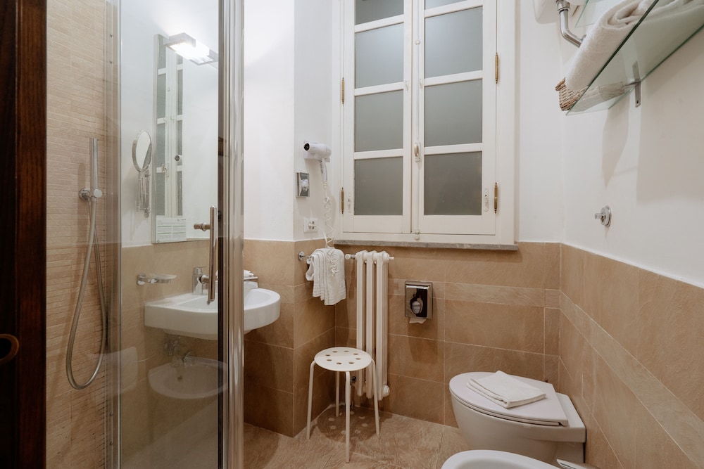 Relais Giulia 84/85
