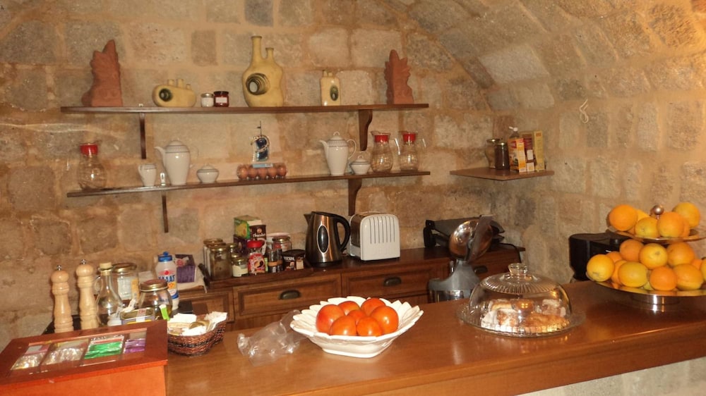 Camelot Traditional And Classic Hotel 44/56