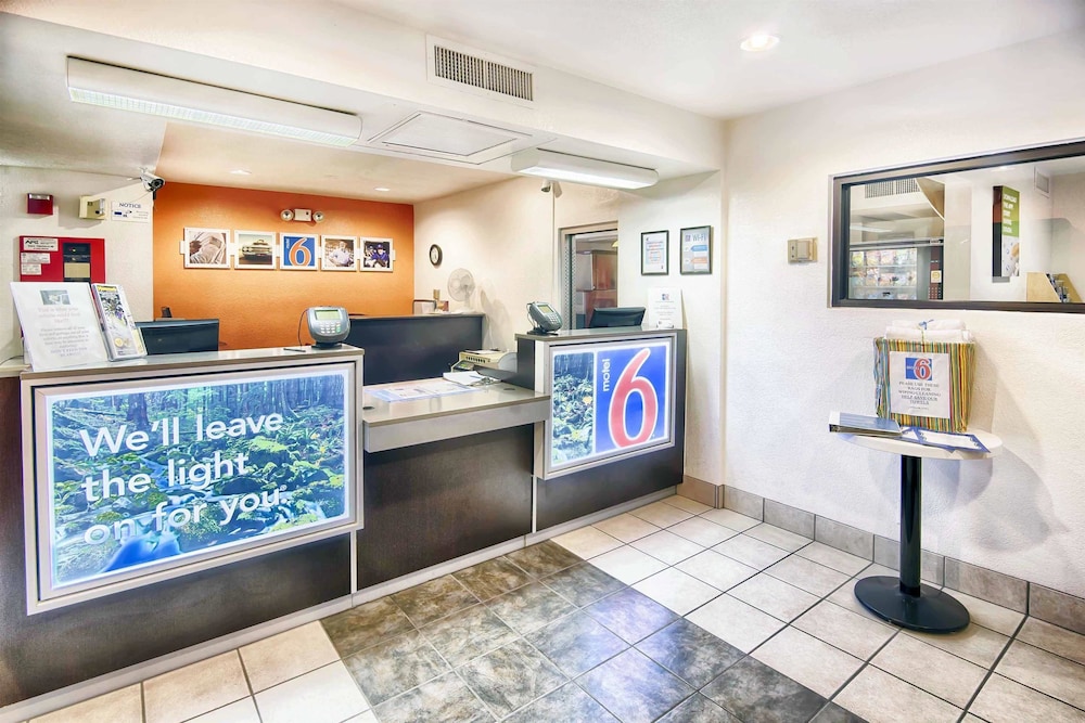 Motel6 Mammoth Lakes, CA 12/55