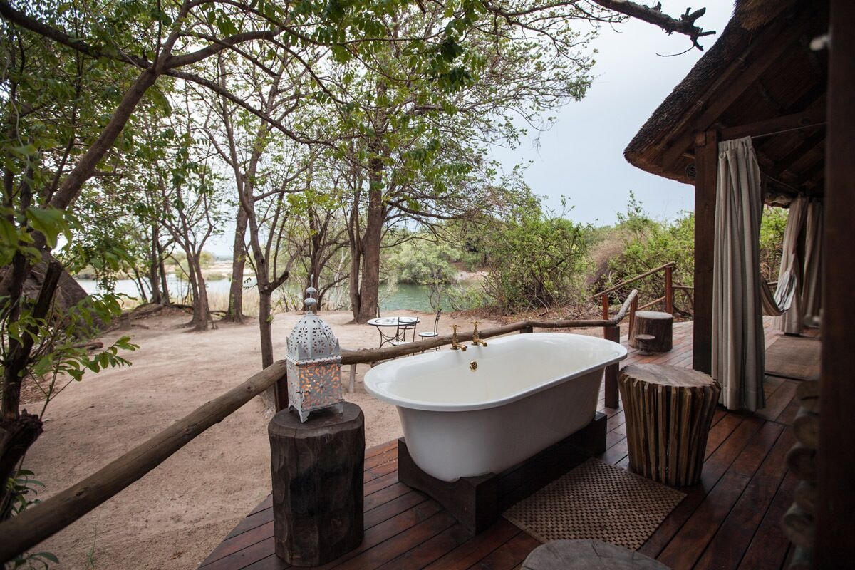 HONEYMOON, CHALET