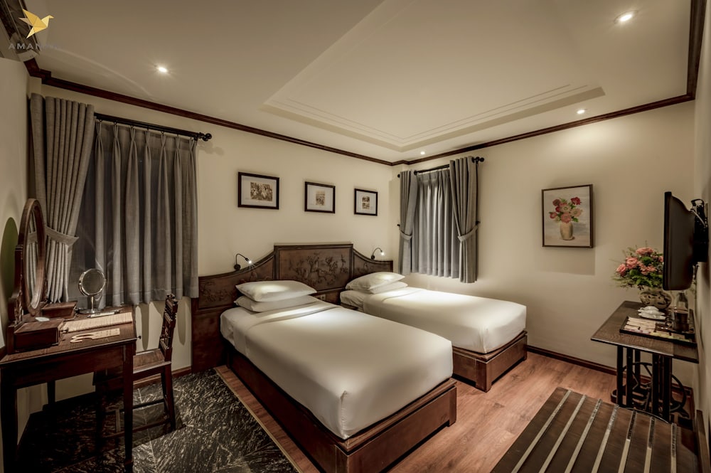 DELUXE, TWIN BEDS