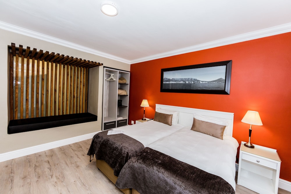 The New Tulbagh Hotel 7/29