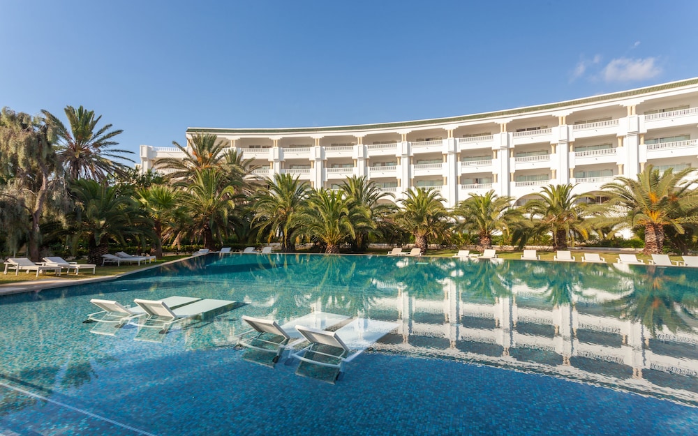 Hotel Tui Blue Oceana Suites in HAMMAMET