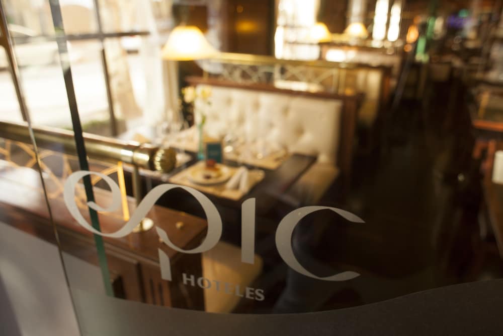 EPIC HOTEL VILLA MERCEDES 26/60