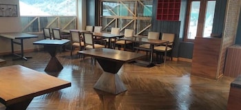 Country Inn & Suites by Radisson, Sonamarg 30/50