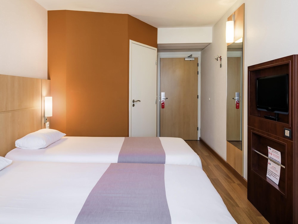 Ibis Warszawa Reduta 18/55