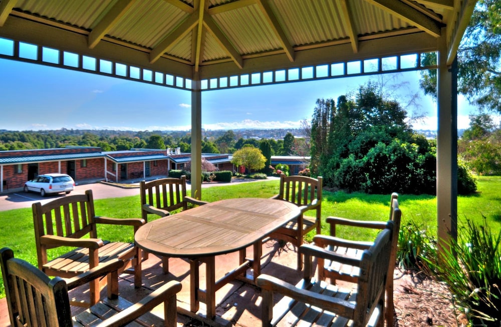 WARRAGUL VIEWS MOTOR INN 46/65