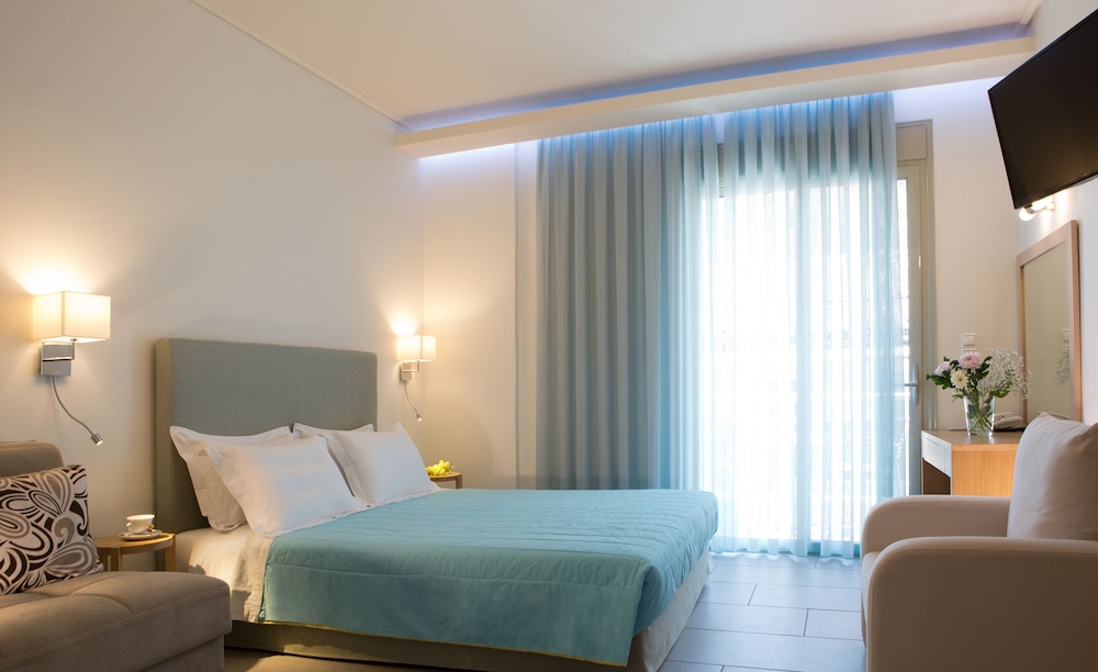 Grand Theoni Hotel Suites And Spa 23/71
