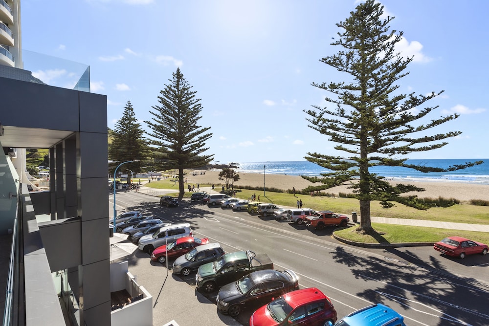 The Pavilions Beachfront Apartments 43/76