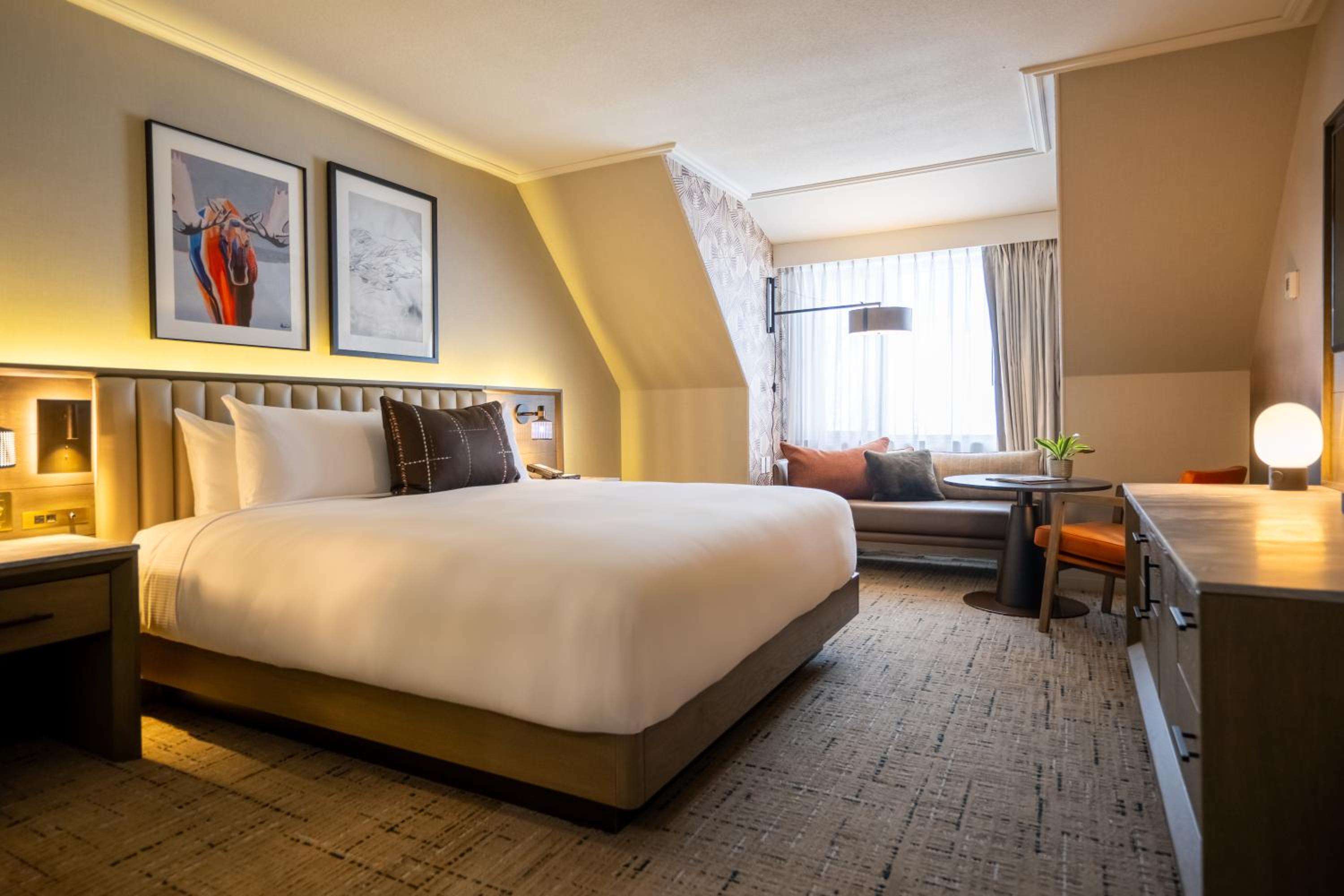 Exclusive, Fairmont Gold, King Bed, Lounge Access, Accessible