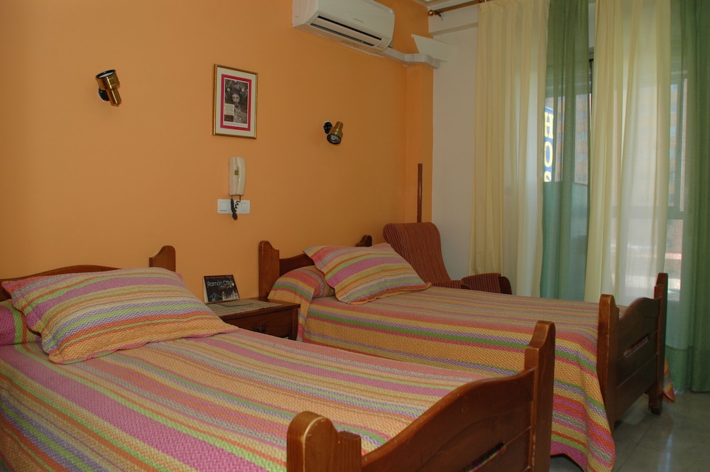 Hostal Ramón Y Cajal 22/50