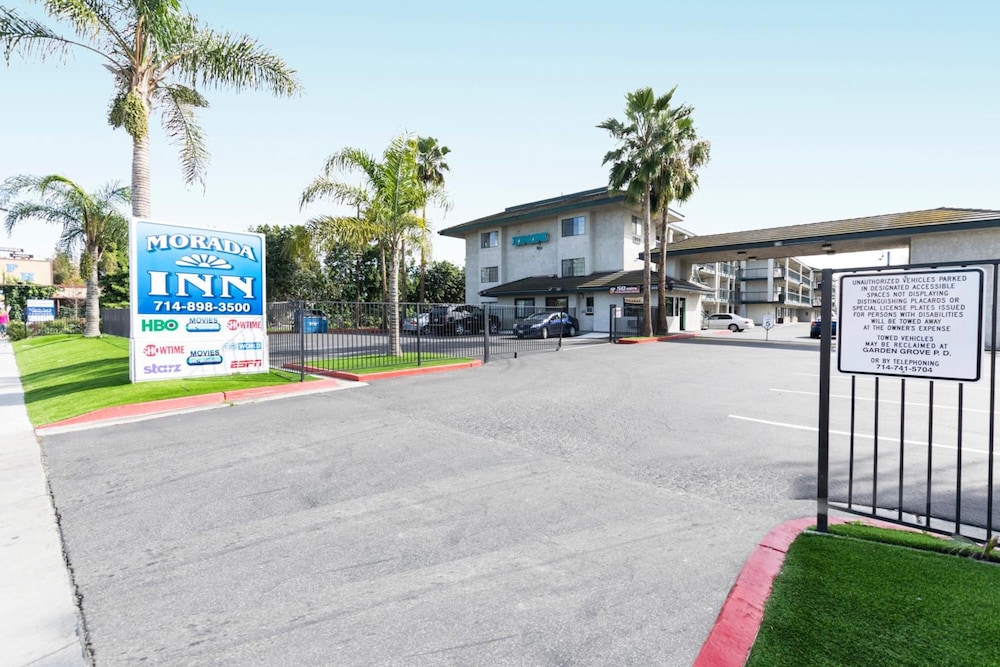 Morada Inn and Suites 4/55