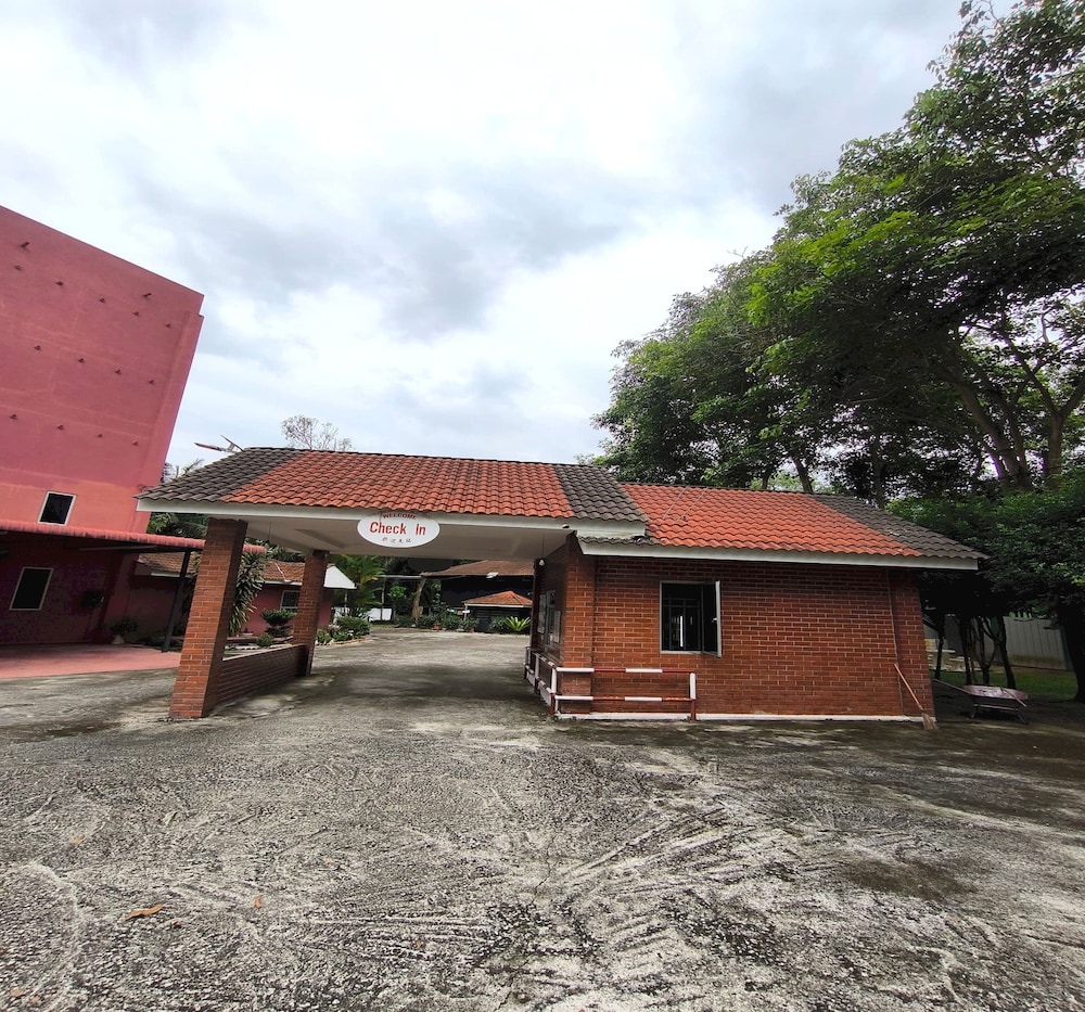 OYO 90906 Rumah Rehat Awana in NIBONG TEBAL