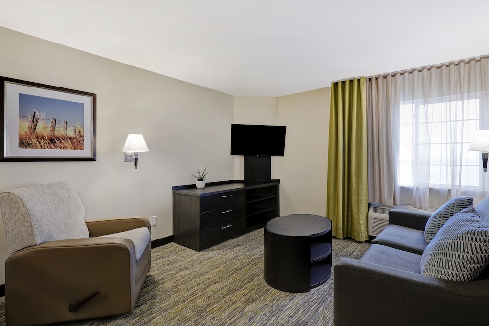Candlewood Suites Indianapolis - South 42/77