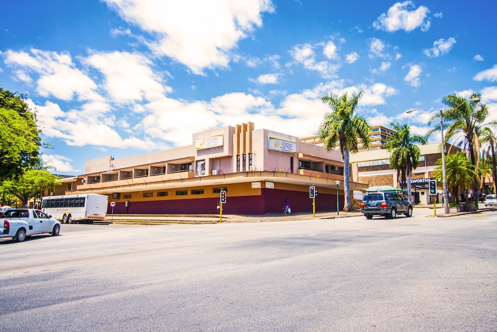 Coyotes Hotel & Conference Centre 3/25