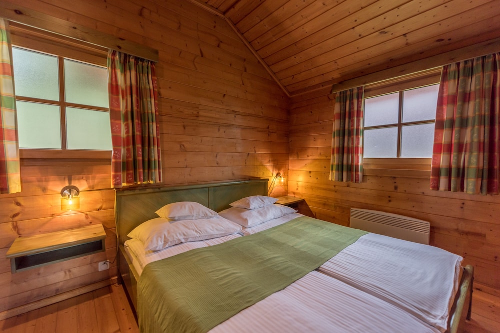 1 BEDROOM, CHALET, SAUNA