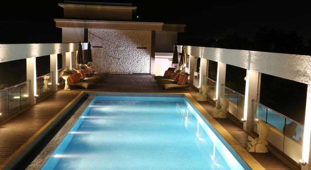 Lemon Tree Hotel Candolim Goa 16/25
