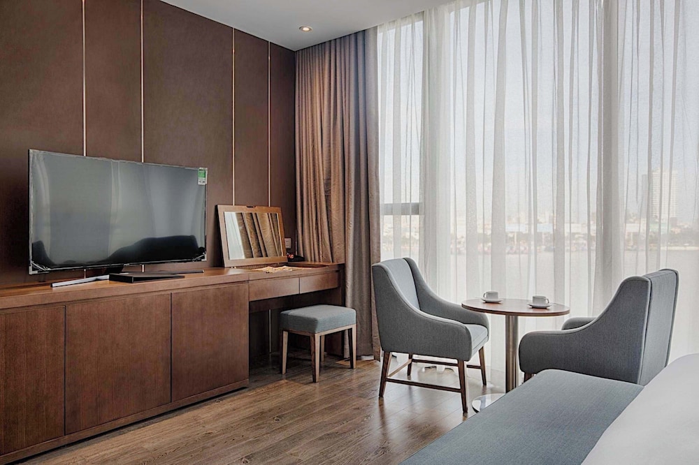 Avora Hotel 51/59