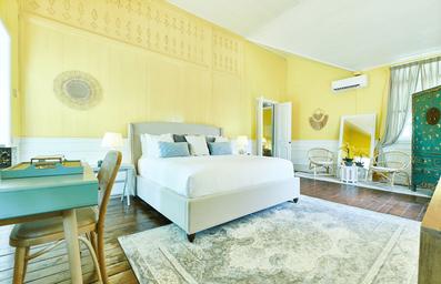 Straits House