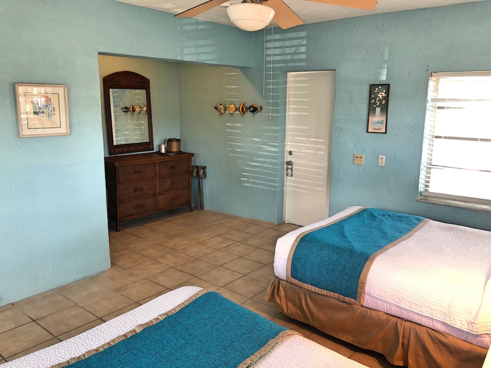 The Pelican Key Largo Cottages 41/76