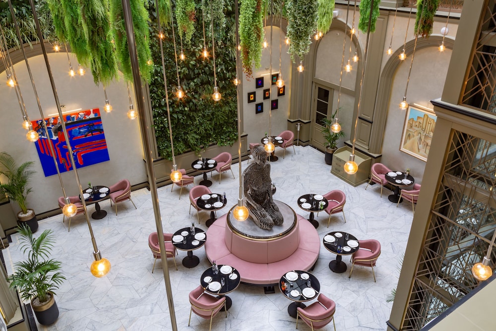 Art Gallery Hotel 39/46