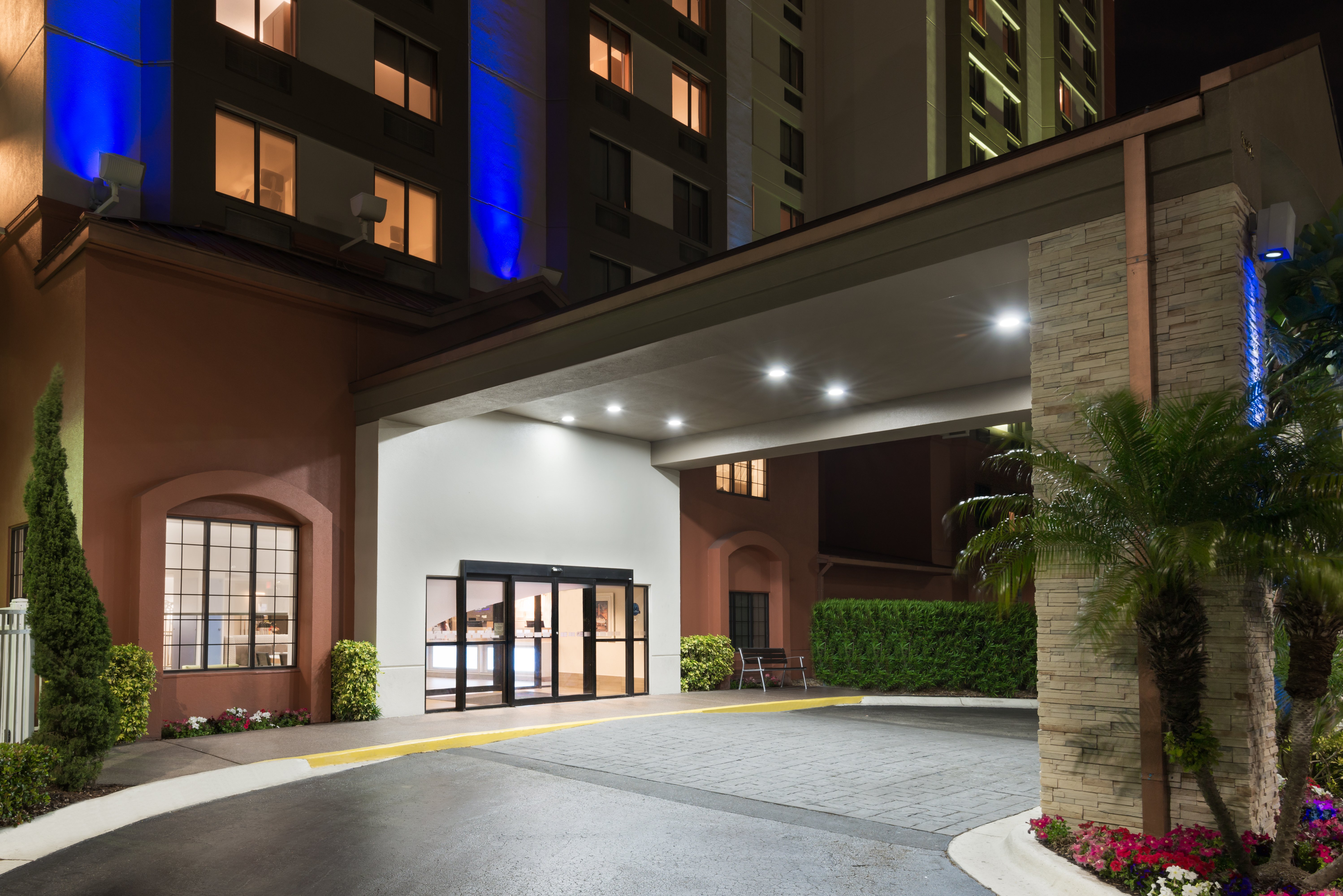 Holiday Inn Express & Suites Nearest Universal Orlando in ORLANDO - FL