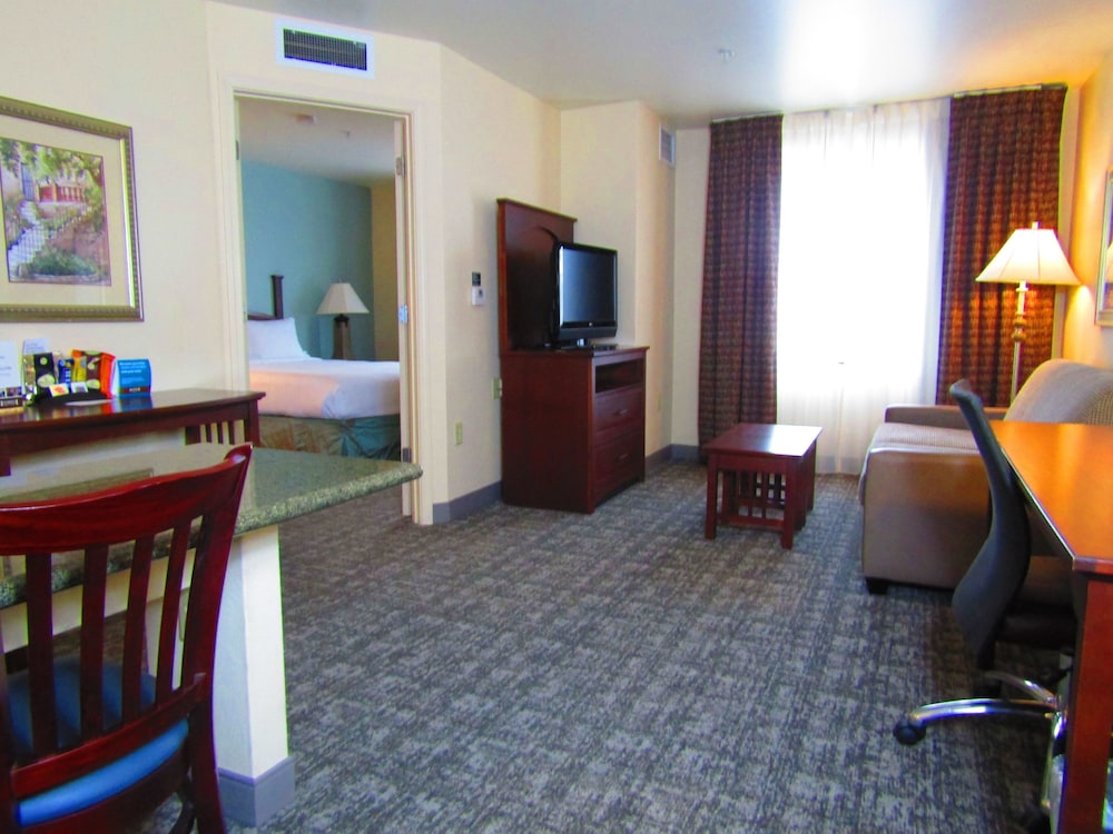 STAYBRIDGE SUITES ROCHESTER - UNIVERSITY 43/78
